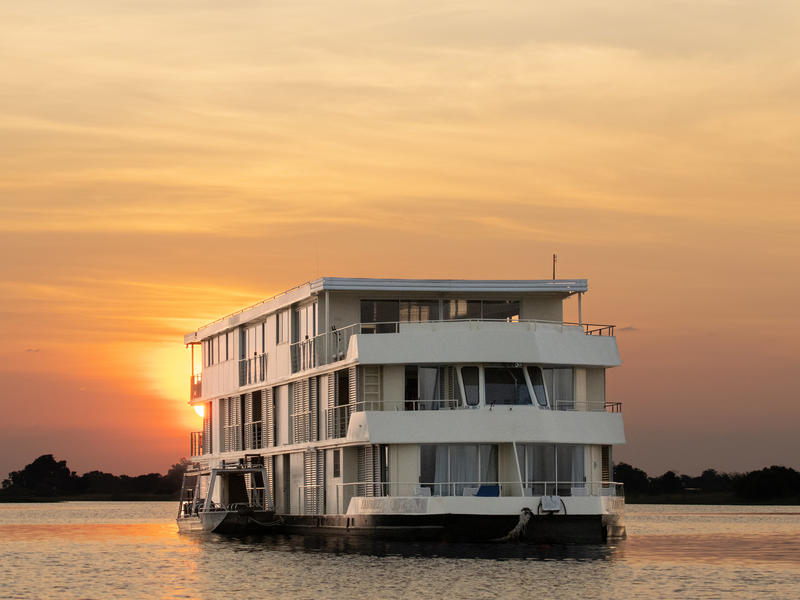Zambezi Queen by Mantis
